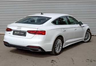 Подержанный автомобиль Audi A5 Liftback 2021 года (5 фото)