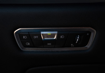 Подержанный автомобиль BMW X7 2021 года (19 фото)