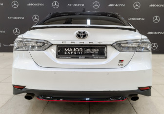 Подержанный автомобиль Toyota Camry Sedan 2021 года (6 фото)
