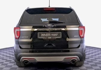 Подержанный автомобиль Ford Explorer 2017 года (6 фото)