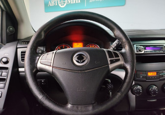 Подержанный автомобиль SsangYong Actyon 2011 года (15 фото)