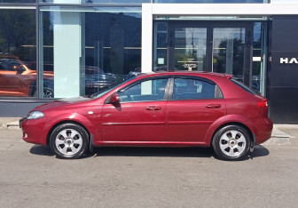 Подержанный автомобиль Chevrolet Lacetti Hatchback 2008 года (8 фото)