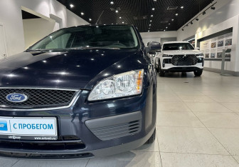 Подержанный автомобиль Ford Focus Sedan 2007 года (8 фото)