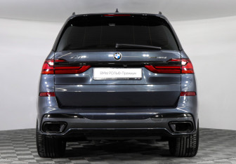 Подержанный автомобиль BMW X7 2021 года (4 фото)