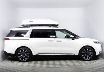 Подержанный автомобиль Kia Carnival 2020 года (4 фото)