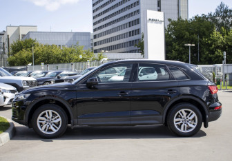 Подержанный автомобиль Audi Q5 2017 года (8 фото)