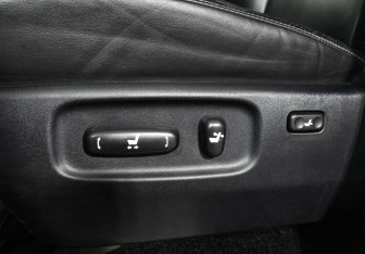 Подержанный автомобиль Toyota Land Cruiser Suv 2015 года (19 фото)