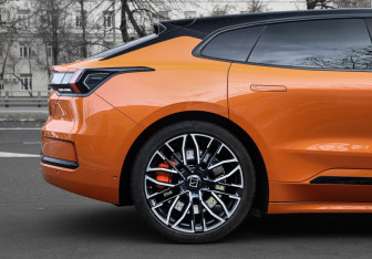 Подержанный автомобиль Zeekr 001 2023 года (37 фото)