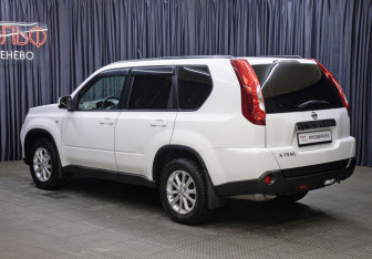 Подержанный автомобиль Nissan X-Trail 2014 года (7 фото)