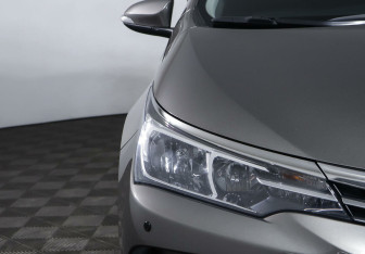 Подержанный автомобиль Toyota Corolla Sedan 2016 года (7 фото)