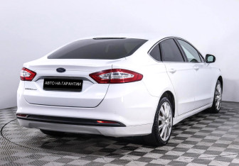 Подержанный автомобиль Ford Mondeo Sedan 2015 года (5 фото)