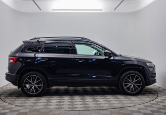 Подержанный автомобиль Skoda Karoq 2020 года (6 фото)