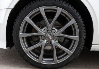 Подержанный автомобиль Audi A3 Sedan 2018 года (19 фото)