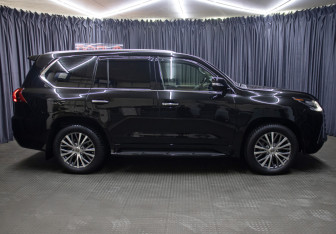 Подержанный автомобиль Lexus LX 2021 года (4 фото)