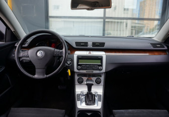 Подержанный автомобиль Volkswagen Passat Sedan 2008 года (12 фото)