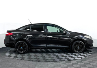Подержанный автомобиль Renault Fluence 2013 года (4 фото)
