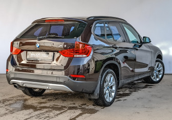 Подержанный автомобиль BMW X1 2014 года (5 фото)