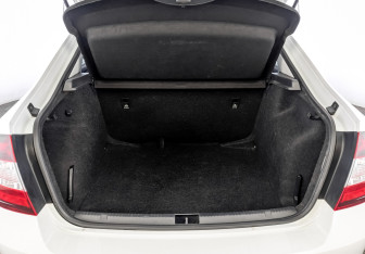 Подержанный автомобиль Skoda Rapid Liftback 2017 года (10 фото)