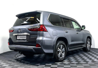 Подержанный автомобиль Lexus LX 2019 года (5 фото)