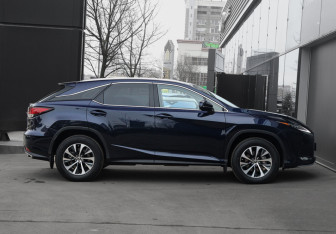 Подержанный автомобиль Lexus RX 2020 года (4 фото)