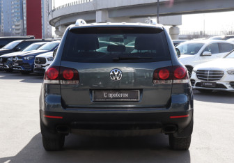 Подержанный автомобиль Volkswagen Touareg 2007 года (6 фото)