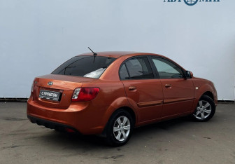 Подержанный автомобиль Kia Rio Sedan 2010 года (5 фото)