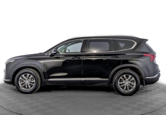 Подержанный автомобиль Hyundai Santa Fe 2022 года (8 фото)