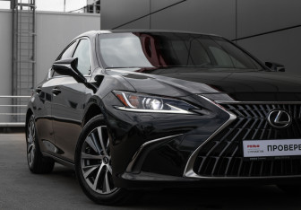 Подержанный автомобиль Lexus ES 2018 года (24 фото)