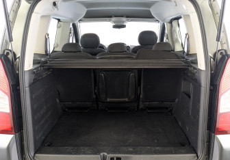 Подержанный автомобиль Peugeot Partner 2021 года (10 фото)