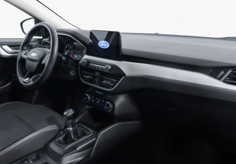 Подержанный автомобиль Ford Focus Wagon 2019 года (7 фото)