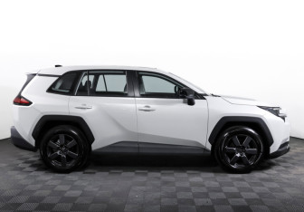 Подержанный автомобиль Toyota RAV4 2025 года (4 фото)