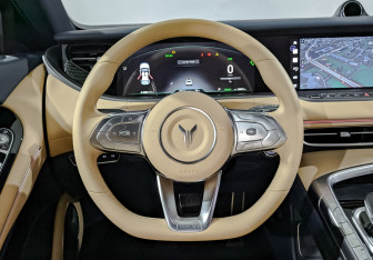 Подержанный автомобиль Voyah Free 2023 года (19 фото)