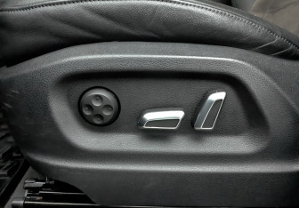 Подержанный автомобиль Audi Q5 2015 года (30 фото)