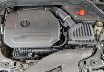 Подержанный автомобиль MINI Hatch 2019 года (9 фото)