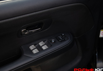 Подержанный автомобиль Honda CR-V 2005 года (18 фото)