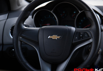 Подержанный автомобиль Chevrolet Cruze Sedan 2009 года (12 фото)