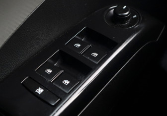 Подержанный автомобиль Chevrolet Aveo Hatchback 2013 года (17 фото)