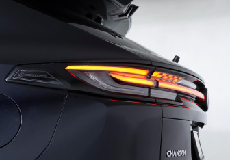 Подержанный автомобиль Changan UNI-K 2023 года (25 фото)