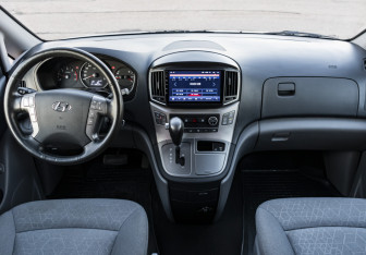 Подержанный автомобиль Hyundai H-1 2020 года (12 фото)