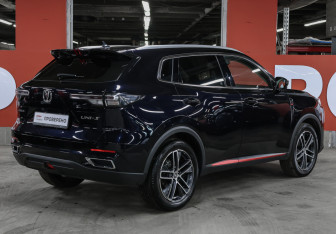 Подержанный автомобиль Changan UNI-S 2024 года (5 фото)
