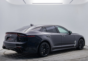 Подержанный автомобиль Kia Stinger 2018 года (5 фото)