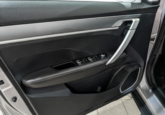 Подержанный автомобиль Geely Coolray 2022 года (18 фото)