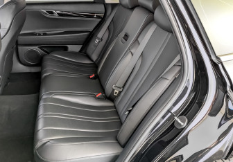 Подержанный автомобиль Genesis G80 2021 года (12 фото)