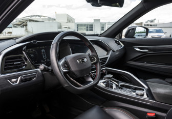 Подержанный автомобиль Geely Tugella 2023 года (9 фото)