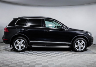 Подержанный автомобиль Volkswagen Touareg 2013 года (4 фото)