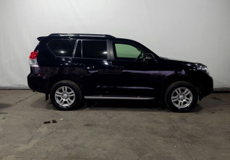 Подержанный автомобиль Toyota Land Cruiser Prado 2013 года (8 фото)