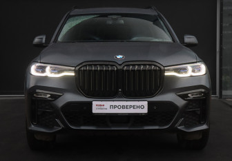 Подержанный автомобиль BMW X7 2020 года (2 фото)