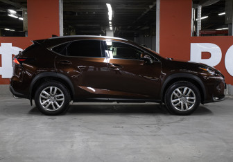 Подержанный автомобиль Lexus NX 2017 года (4 фото)