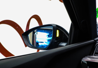 Подержанный автомобиль Audi e-tron 2021 года (19 фото)