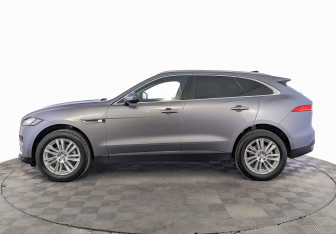Подержанный автомобиль Jaguar F-Pace 2019 года (8 фото)